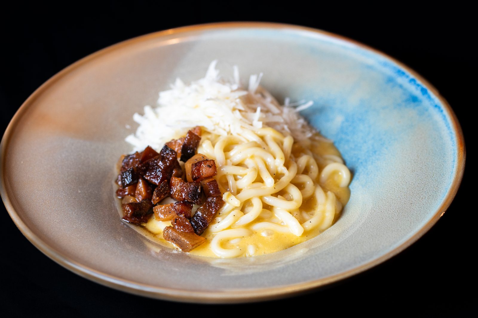 Udon de carbonara con guanchale y pecorino